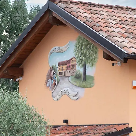 Guest house La Nocciolina Cascina Mose 3*